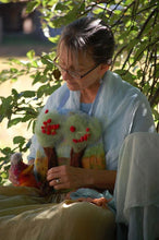 The Art of Outdoor Puppetry  An Online course open to all!    Work At Your Own Best Times!