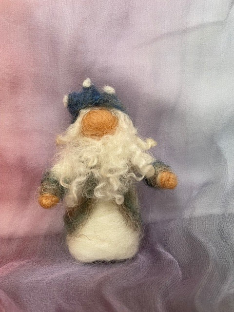 Create a Needle-felted Noble King Winter Finger Puppet - Early Childhood Puppetry Made Easy!